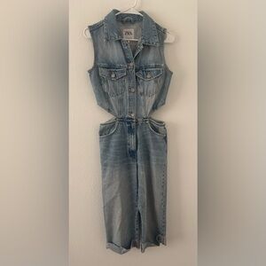 Zara Denim Cut Out Jumpsuit Cropped Length Sleeveless Distressed Light Wash XS